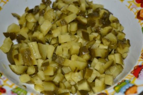 Можно ли в рассольник положить маринованные огурцы. Рецепт рассольника с маринованными огурцами на мясном бульоне