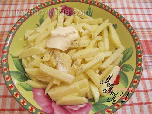 Фарш в горшочках с картошкой. Картошка с фаршем в горшочках в духовке