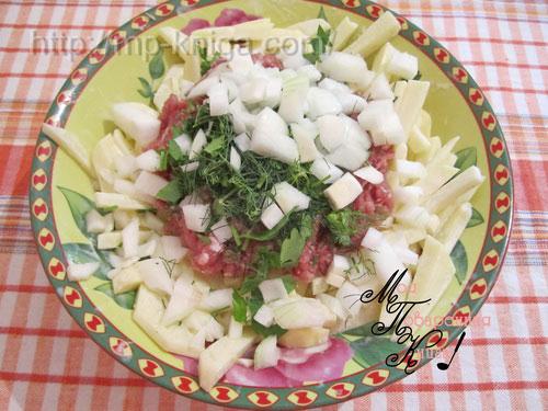 Фарш в горшочках с картошкой. Картошка с фаршем в горшочках в духовке