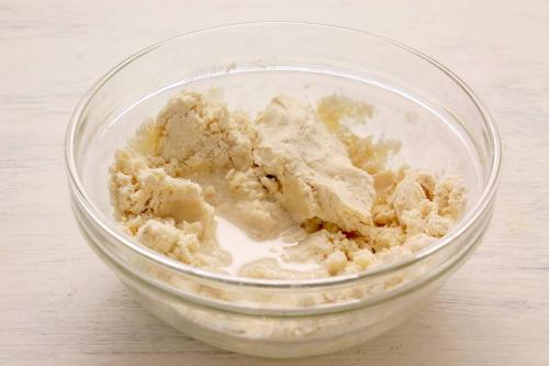 Закрытая пицца с сосисками. Кальцоне или закрытая пицца с сосисками