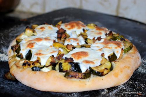 Пицца с рикоттой рецепт. Пицца с рикоттой, обжаренными на гриле овощами, говядиной или курицей