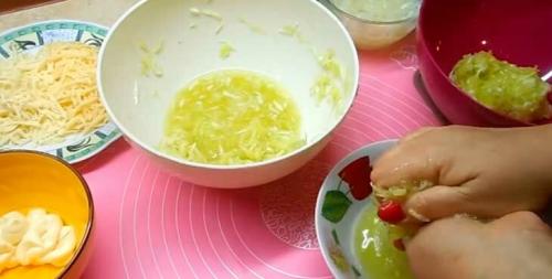 Быстрая кабачковая пицца. Быстрая пицца из кабачков с колбасой, сыром и помидорами