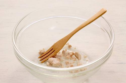 Закрытая пицца с сосисками. Кальцоне или закрытая пицца с сосисками