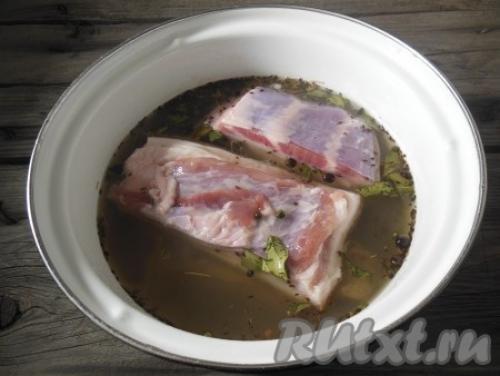 Рассол для засолки сала с сахаром. Сало в рассоле с сахаром - мягкое, нежное, слегка перченое, ароматное сала-настоящий деликатес! 04 Рассол для засолки сала с сахаром. Сало в рассоле с сахаром - мягкое, нежное, слегка перченое, ароматное сала-настоящий деликатес! 04