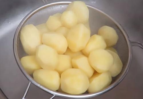 Картошка с паприкой в духовке. Как запечь картошку в духовке с румяной корочкой