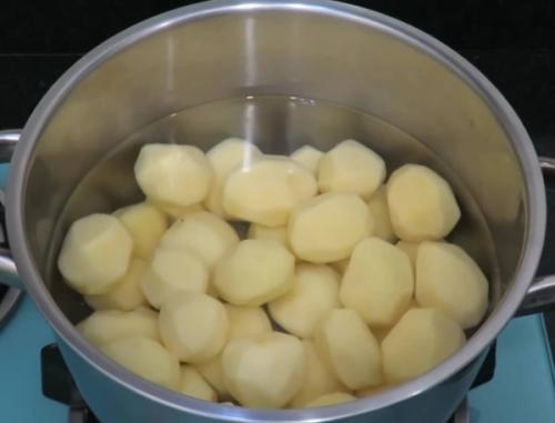 Картошка с паприкой в духовке. Как запечь картошку в духовке с румяной корочкой