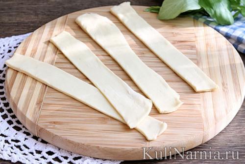 Какое слоеное тесто лучше для сосисок в тесте. Рецепт 2: сосиски в слоеном тесте, запеченные в духовке