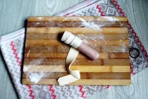 Сосиска в тесте проще не бывает рецепт. Сосиски в слоеном тесте рецепт для духовки