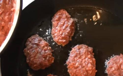 Сочные печеночные котлеты. Сочные котлеты из говяжьей печени для ребенка