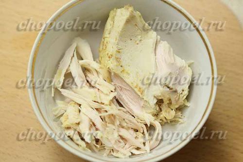 Салат с болгарским перцем курицей и сыром. Салат с болгарским перцем и курицей – рецепт с фото по шагам