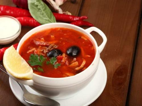 Мясо по грузински с солеными огурцами. Рецепт традиционной грузинской солянки