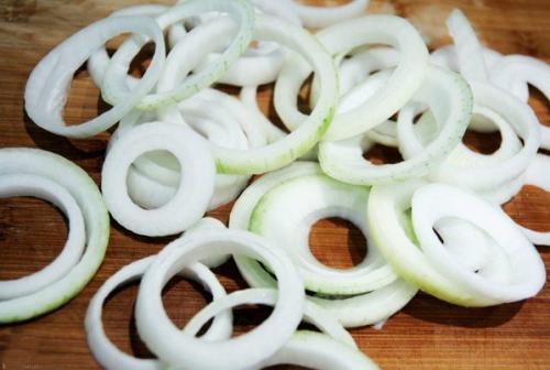 Луковые кольца во фритюре. Луковые кольца в пивном кляре