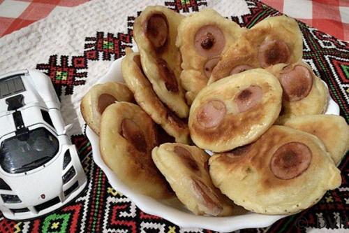 Оладьи с сосисками без кефира. Вкусные оладьи на сметане с сосисками (Рецепт от Виктории и Саши)