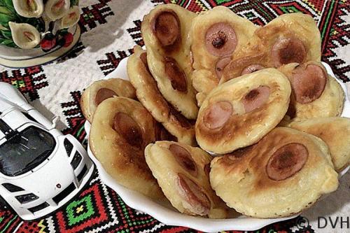 Оладьи с сосисками без кефира. Вкусные оладьи на сметане с сосисками (Рецепт от Виктории и Саши)