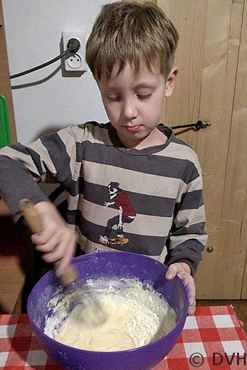 Оладьи с сосисками без кефира. Вкусные оладьи на сметане с сосисками (Рецепт от Виктории и Саши)