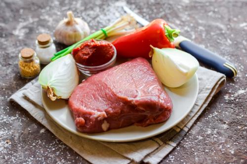 Говядина в мультиварке с болгарским перцем. Ингредиенты: 19