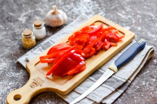 Говядина в мультиварке с болгарским перцем. Ингредиенты: 22