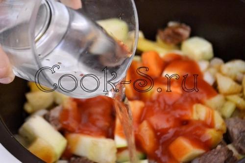 Говядина в мультиварке с болгарским перцем. Ингредиенты: 16