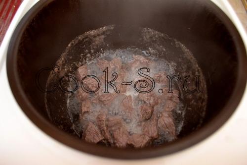 Говядина в мультиварке с болгарским перцем. Ингредиенты: 14