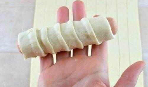 Сосиска в тесте под сыром. Пошаговый рецепт