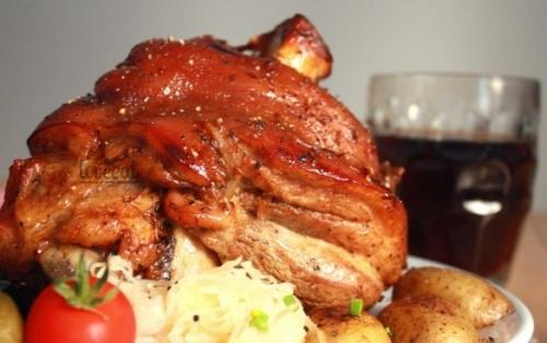 Рулька вареная свиная запеченная в духовке. Рулька, запеченная в духовке 07