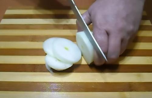 Шашлык в духовке на шпажках в банке. Шашлык в банке в духовке из свинины