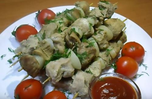 Шашлык в духовке на шпажках в банке. Шашлык в банке в духовке из свинины