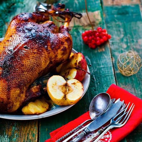 Гусь в красном вине. Гусь в вине, запеченный в духовке на картофельной подушке. Рецепты Виноголика.