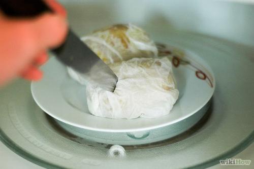 Картошка в микроволновке в пергаменте.