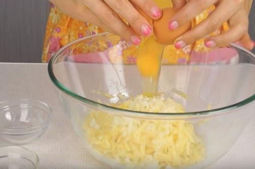 Хлеб с сырым картофелем. Горячие бутерброды с картошкой