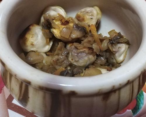 Магазинные пельмени в горшочке. Жареные пельмени в горшочках Ужин холостяка. Рецепт достался мне вместе с мужем