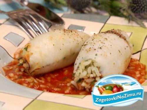 Кальмары фаршированные грибами в сливочном соусе. Фаршированные кальмары в духовке с грибами