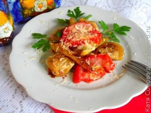 Рецепт жареные пельмени с сыром и помидорами. Жареные пельмени с помидорами и сыром, рецепты с фото
