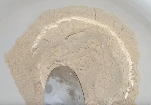 Гуляш из говядины с подливкой на сковороде