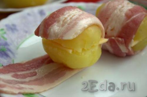Картошка в мундире с беконом в духовке. Ну очень вкусная картошка-гармошка с беконом и сыром в духовке 18 Картошка в мундире с беконом в духовке. Ну очень вкусная картошка-гармошка с беконом и сыром в духовке 18