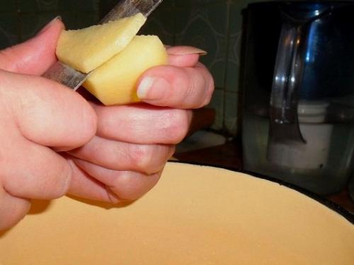 Жареная картошка с фаршем и томатной пастой. Процесс приготовления с фото: