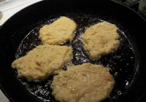 Что такое драники с салом и сыром. Пошаговый рецепт классических белорусских драников