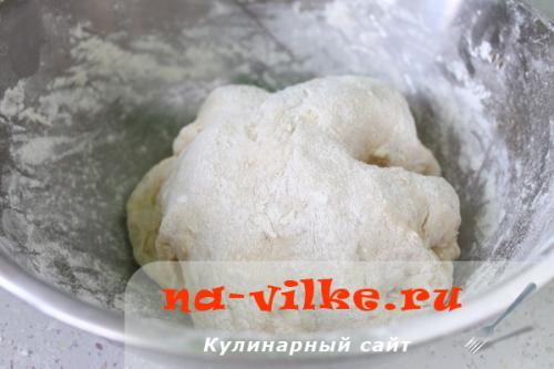 Заварное дрожжевое тесто для пирожков на сковороде.