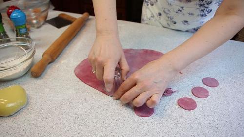 Как придать зеленым пельменям яркий цвет и аромат. Описание