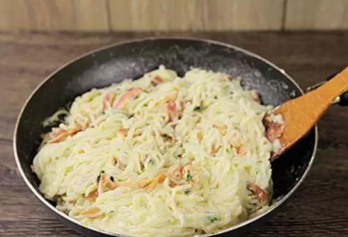 Паста карбонара с беконом. Рецепт пасты карбонара с беконом и сливками без яиц
