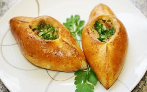 Расстегай с рыбой треугольником. Рецепт домашних расстегаев с мясом