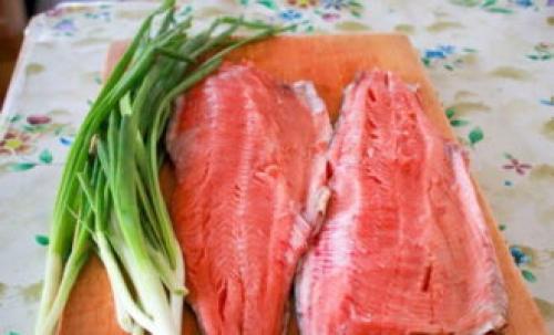 Какие виды красной рыбы подходят для приготовления пельменей. Японские пельмени с лососем и зеленью