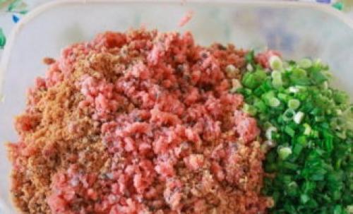 Какие виды красной рыбы подходят для приготовления пельменей. Японские пельмени с лососем и зеленью