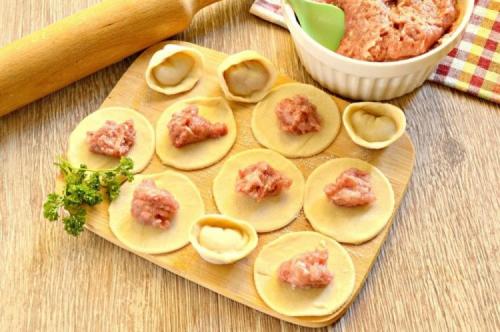 Как сделать начинку для пельменей более сочной и ароматной. 20 самых вкусных начинок для пельменей