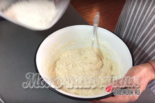 Заварное тесто для пирожков на кефире.