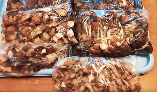 Как заморозить грибы синеножки. Как правильно заморозить грибы на зиму в домашних условиях? Заморозка грибов сырыми или вареными