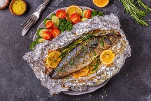 Можно ли приготовить молодую картошку в пергаменте на улице, например, на костре. 8 великолепных рецептов картошки в фольге на углях