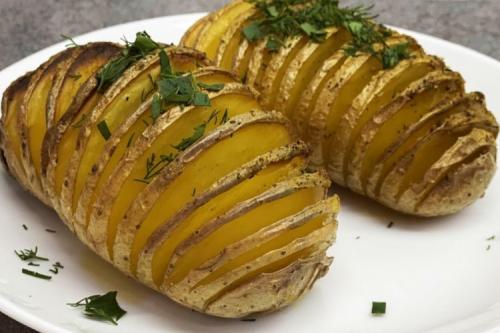 Можно ли приготовить молодую картошку в пергаменте на улице, например, на костре. 8 великолепных рецептов картошки в фольге на углях