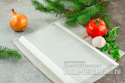 Как приготовить картошку на пергаментной бумаге в духовке с курицей. Куриное филе с картофелем и помидорами, запеченное под сыром в пергаменте