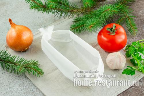 Как приготовить картошку на пергаментной бумаге в духовке с курицей. Куриное филе с картофелем и помидорами, запеченное под сыром в пергаменте